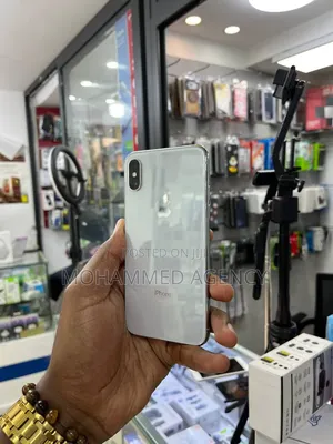 Apple iPhone XS 64 GB White