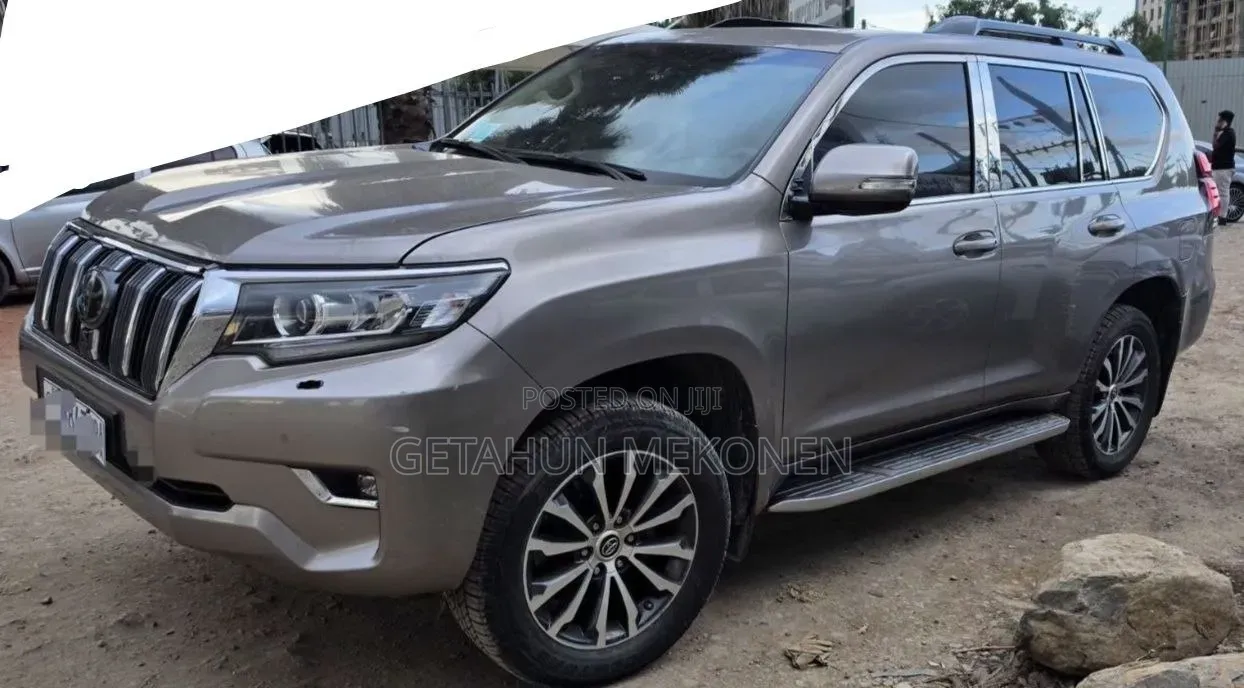 Toyota Land Cruiser 2021 Gold