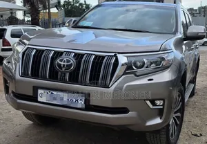 Toyota Land Cruiser 2021 Gold