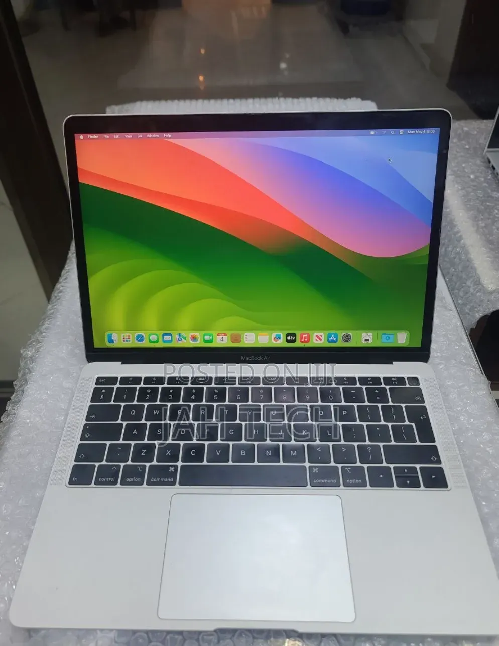 New Laptop Apple MacBook Air 2018 8GB Intel Core i5 SSD 128GB