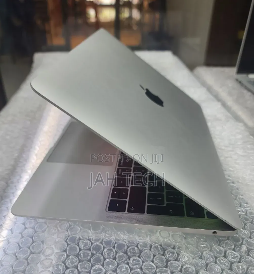 New Laptop Apple MacBook Air 2018 8GB Intel Core i5 SSD 128GB