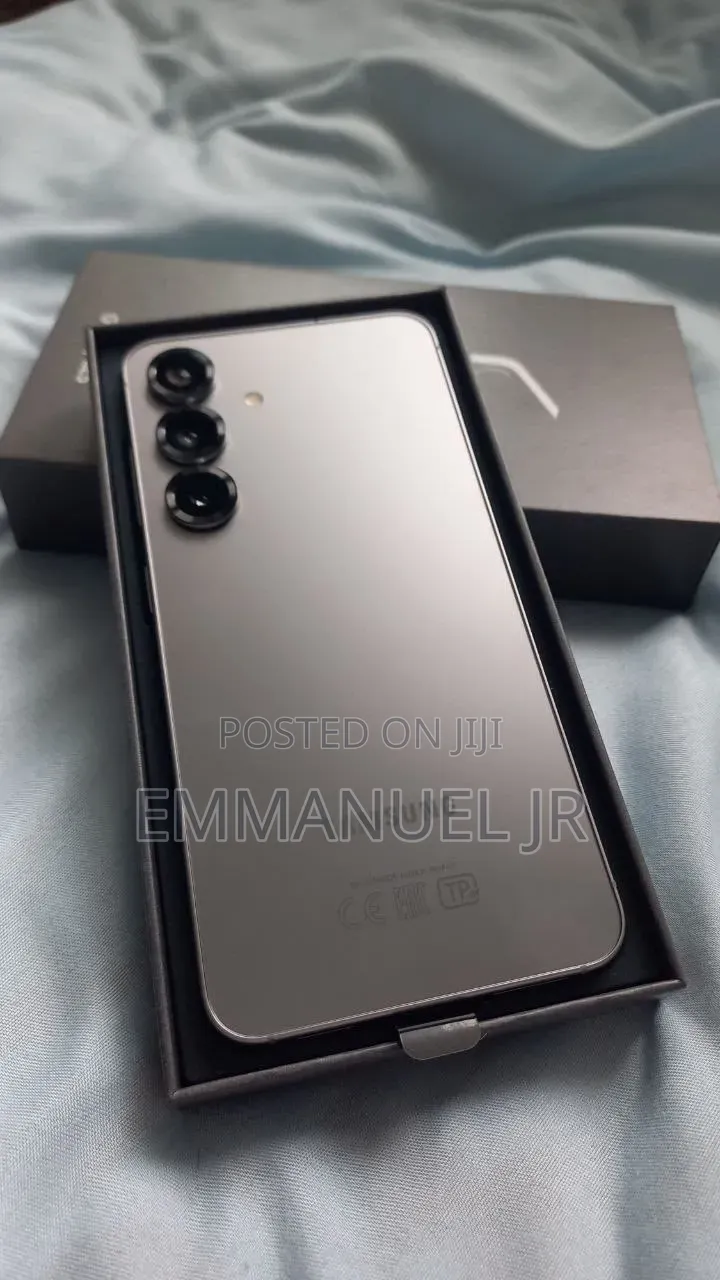 New Samsung Galaxy S25 128 GB Silver