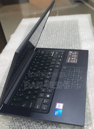 New Laptop Asus 16GB Intel Core 5 SSD 512GB
