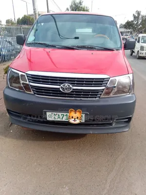 Toyota Quantum 2011 Red