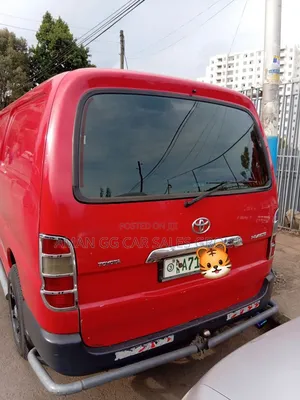 Toyota Quantum 2011 Red