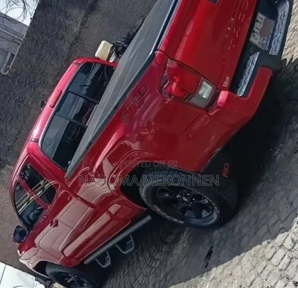 Toyota Tacoma 2018 Red