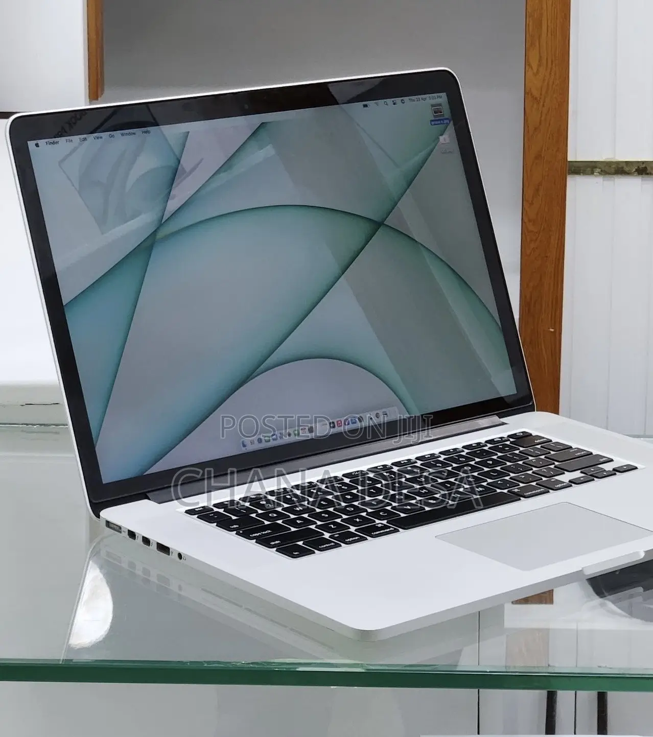 New Laptop Apple MacBook Pro 2015 16GB Intel Core i7 SSD 512GB