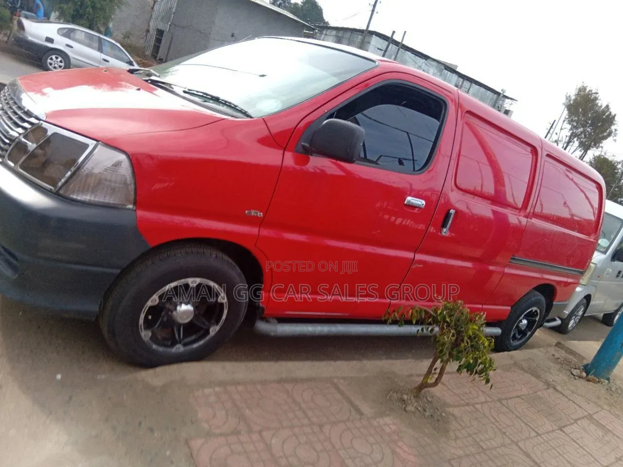 Toyota Quantum 2011 Red