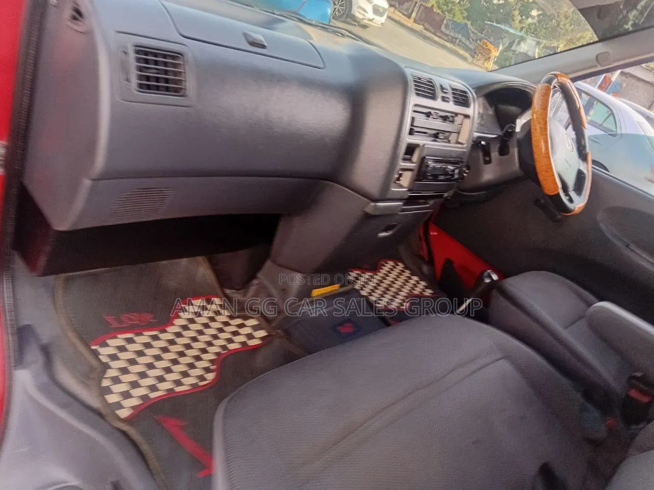 Toyota Quantum 2011 Red