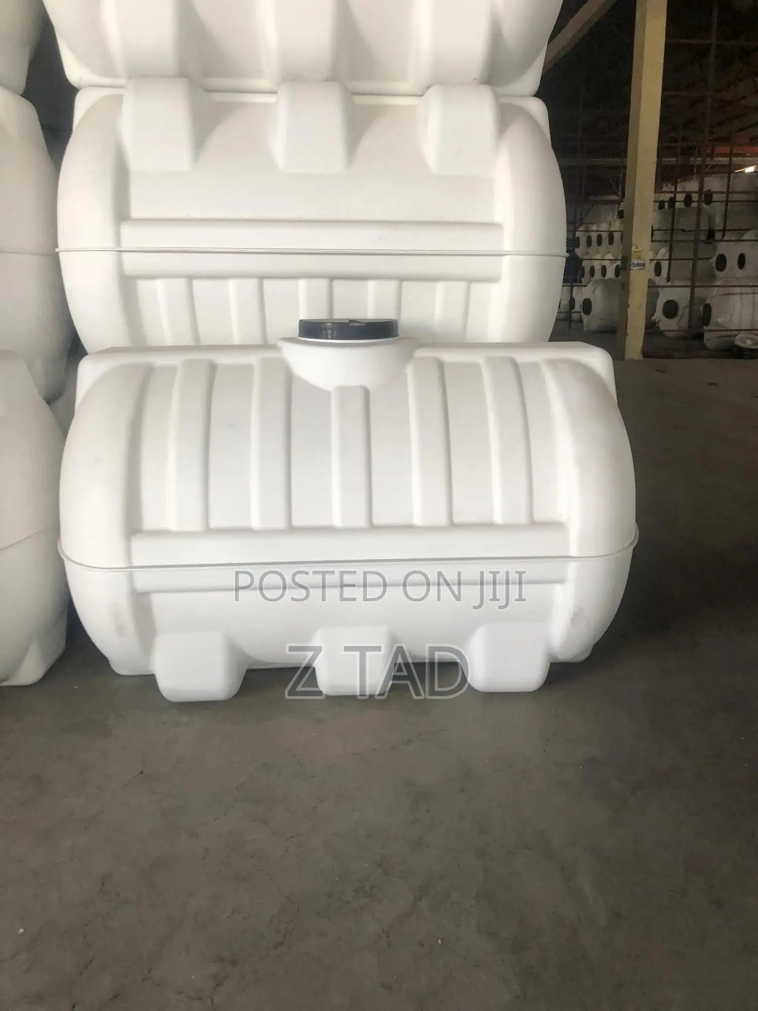 2000 Liters Horizontal Tanker