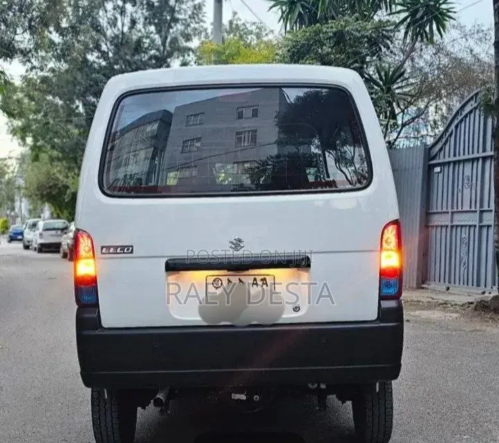 Suzuki Eeco 2024 White