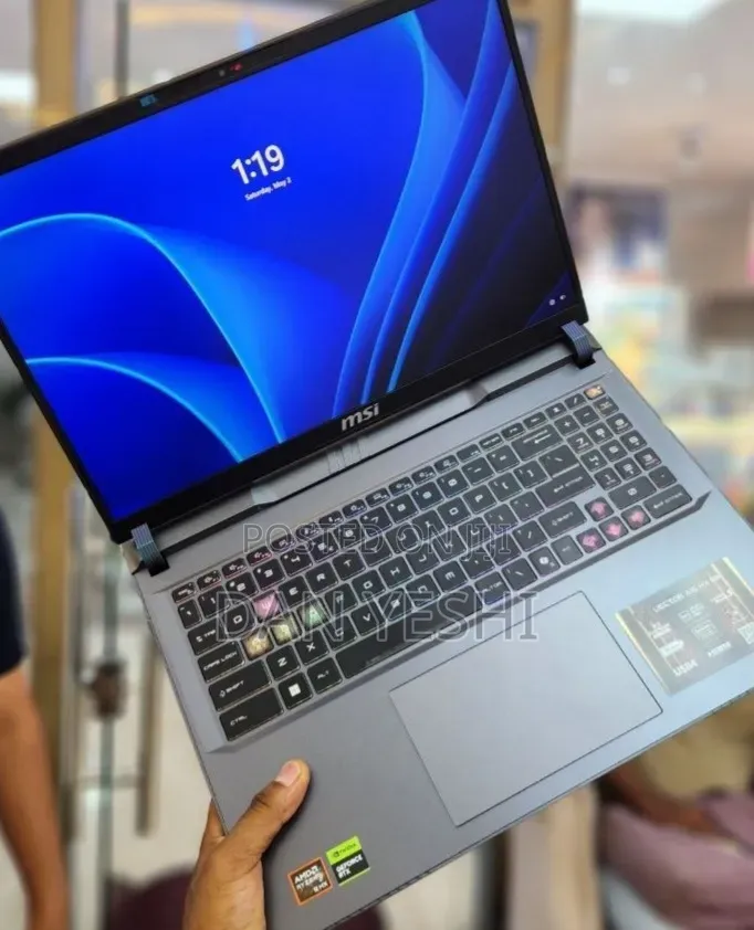 New Laptop MSI Vector 16 HX AI A2XWIG 16GB AMD Ryzen 9 SSD 1T