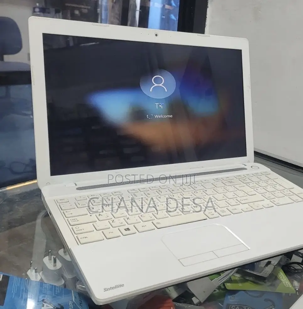 New Laptop Toshiba Satellite C55 8GB Intel Core i3 HDD 1T