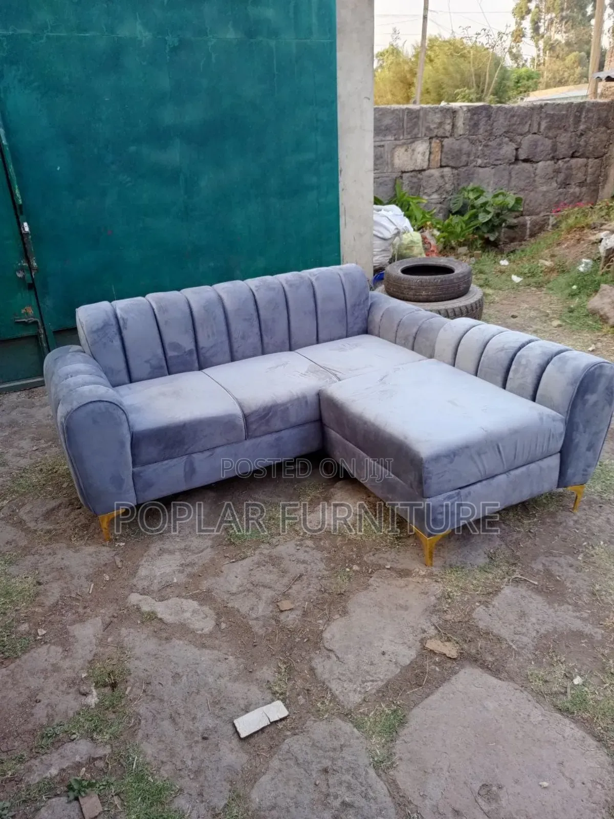 Lovess Sofa