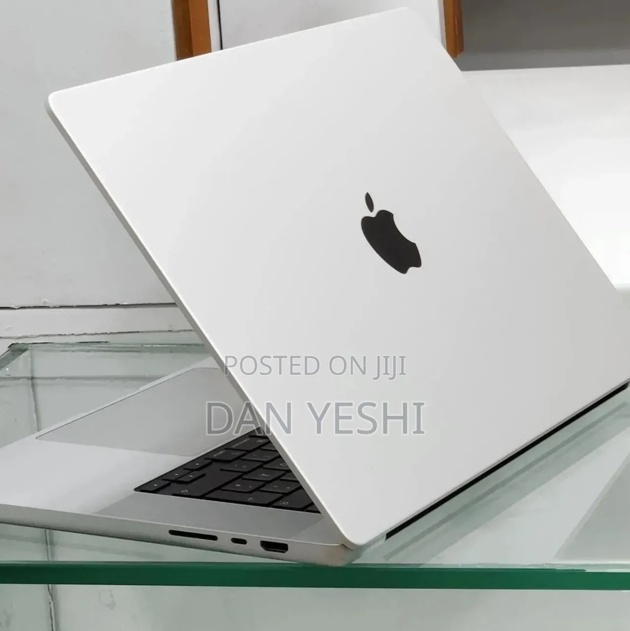 New Laptop Apple MacBook Pro 2021 M1 16GB Apple M1 Pro SSD 512GB