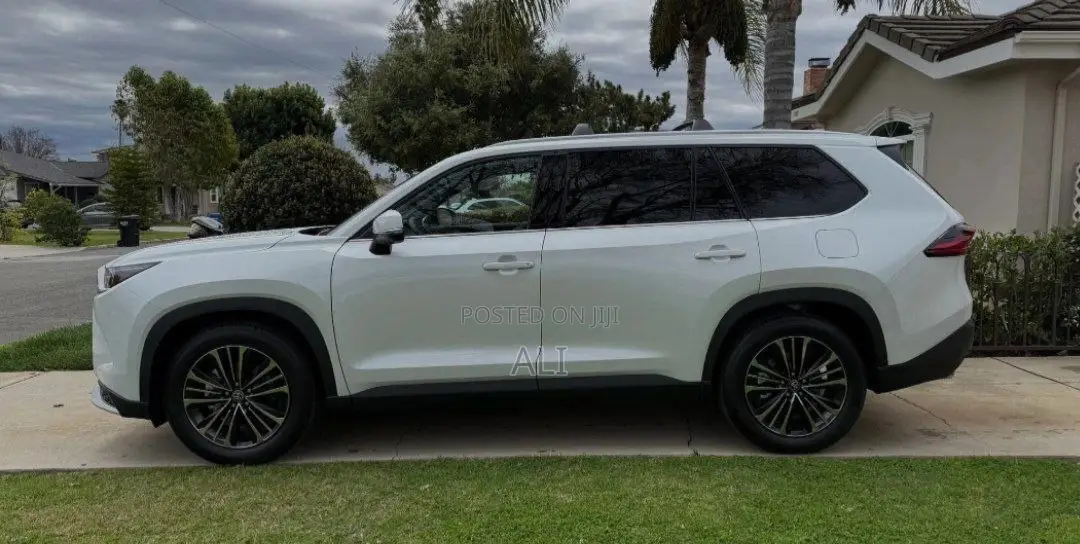 New Toyota Grand Highlander Hybrid MAX Platinum AWD 2025 White