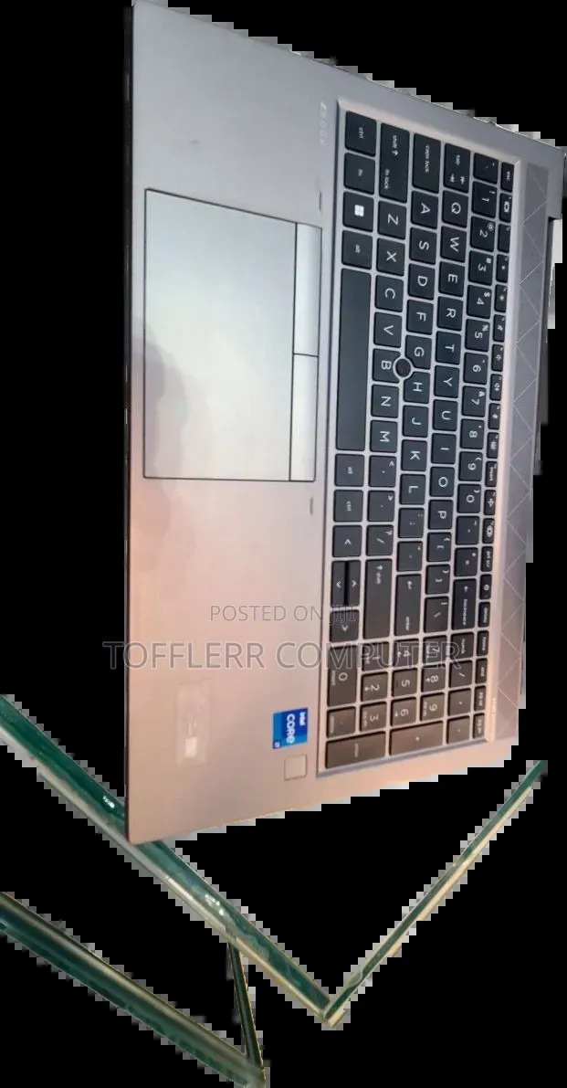 New Laptop HP ZBook Firefly 15 G7 16GB Intel Core i7 SSD 512GB