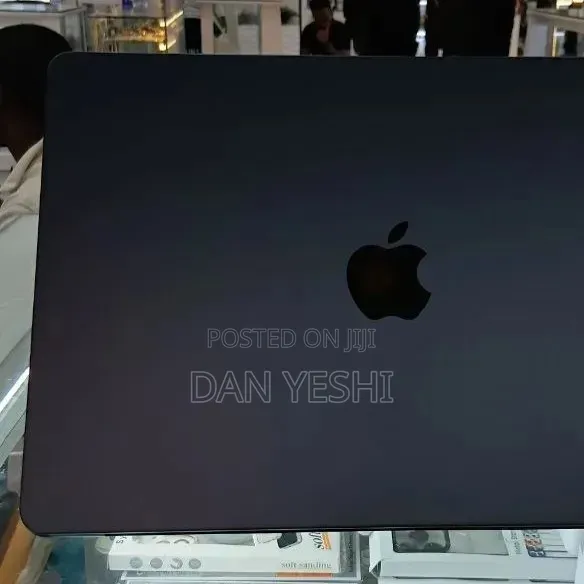 New Laptop Apple MacBook Air 2025 M4 13-inch 16GB Apple M4 SSD 256GB