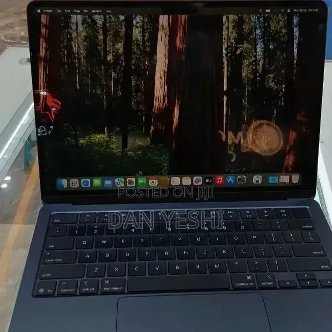 New Laptop Apple MacBook Air 2025 M4 13-inch 16GB Apple M4 SSD 256GB