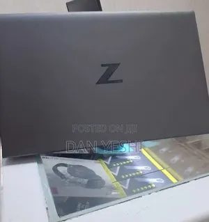New Laptop HP ZBook Firefly G8 16GB Intel Core i7 SSD 512GB