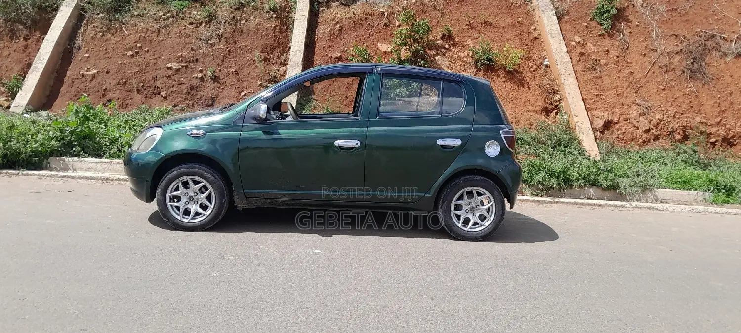 Toyota Vitz 2000