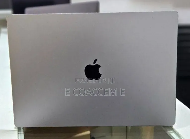 New Laptop Apple MacBook 32GB SSD 1T