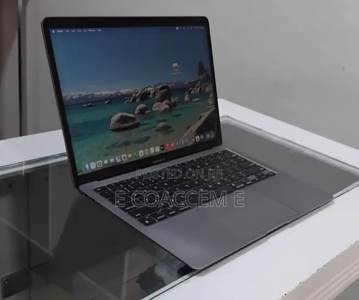 New Laptop Apple MacBook 16GB SSD 512GB