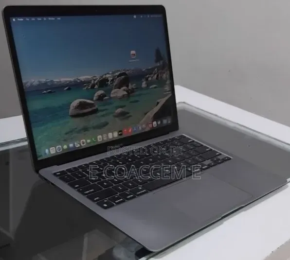 New Laptop Apple MacBook 16GB SSD 512GB