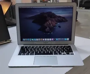 Laptop Apple MacBook 4GB Intel Core i5 SSD 256GB