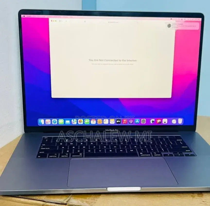New Laptop Apple MacBook Pro 2019 32GB Intel Core i9 SSD 512GB