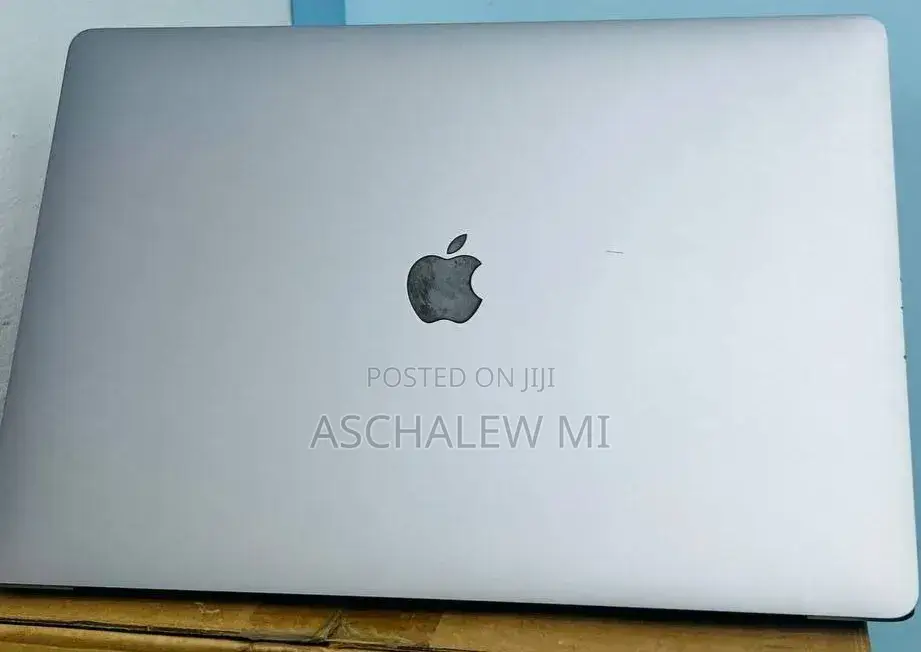 New Laptop Apple MacBook Pro 2019 32GB Intel Core i9 SSD 512GB