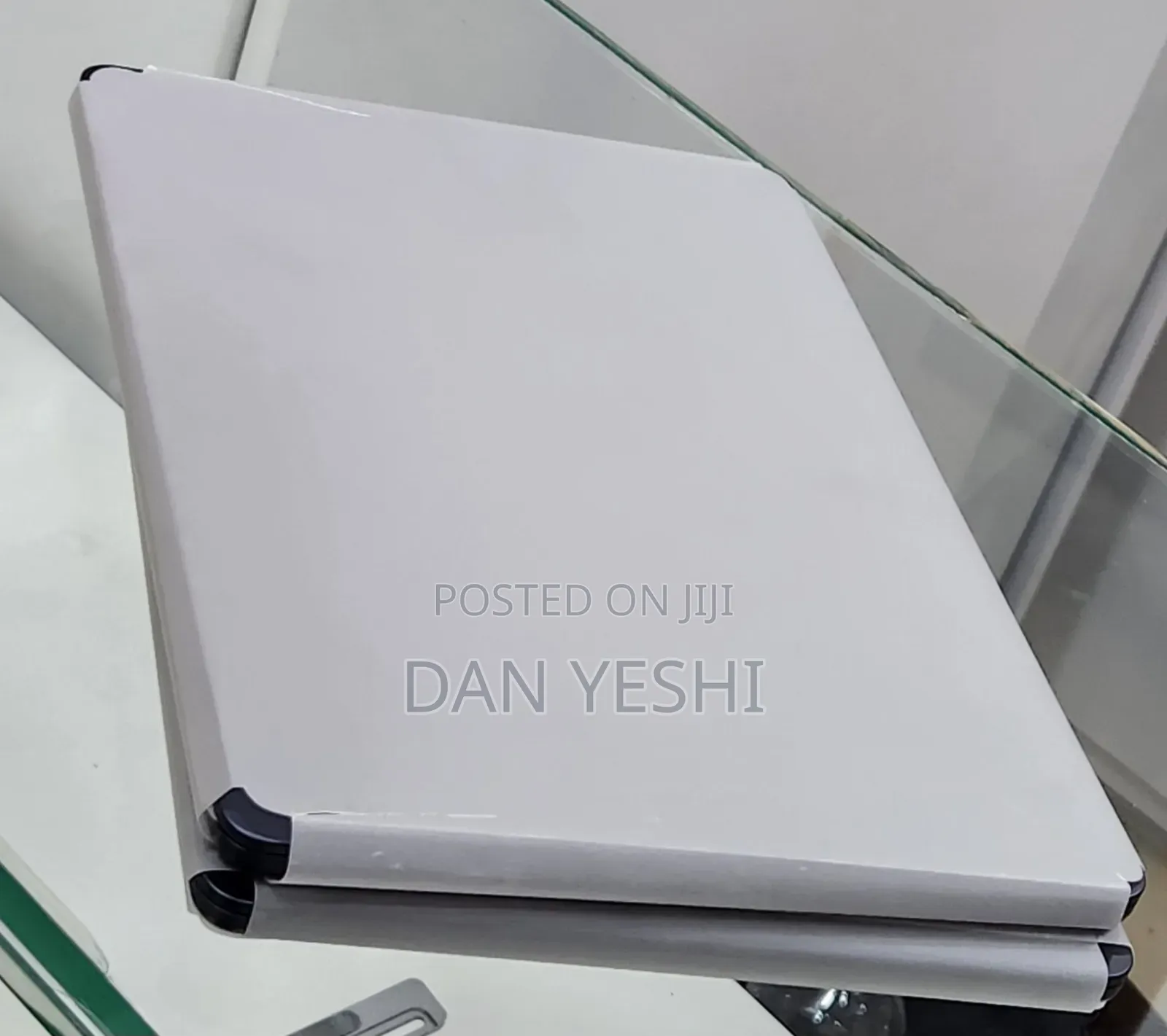 New Laptop Apple MacBook 16GB Apple M4 SSD 256GB
