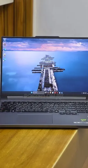 New Laptop Lenovo Legion 5 16GB AMD Ryzen 7 SSD 1T
