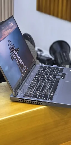New Laptop Lenovo Legion 5 16GB AMD Ryzen 7 SSD 1T