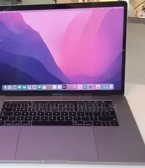 New Laptop Apple MacBook Pro 2017 16GB Intel Core i7 SSD 512GB