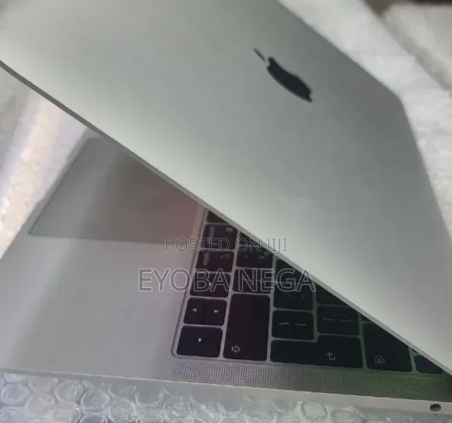 Laptop Apple MacBook Air 2018 8GB Intel Core i5 SSD 128GB