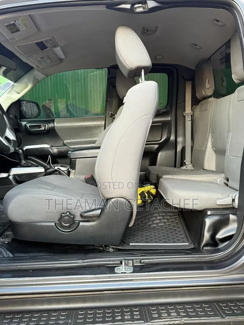 Toyota Tacoma 2017 Gray