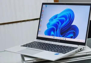 New Laptop HP EliteBook 830 G8 16GB Intel Core i5 SSD 512GB