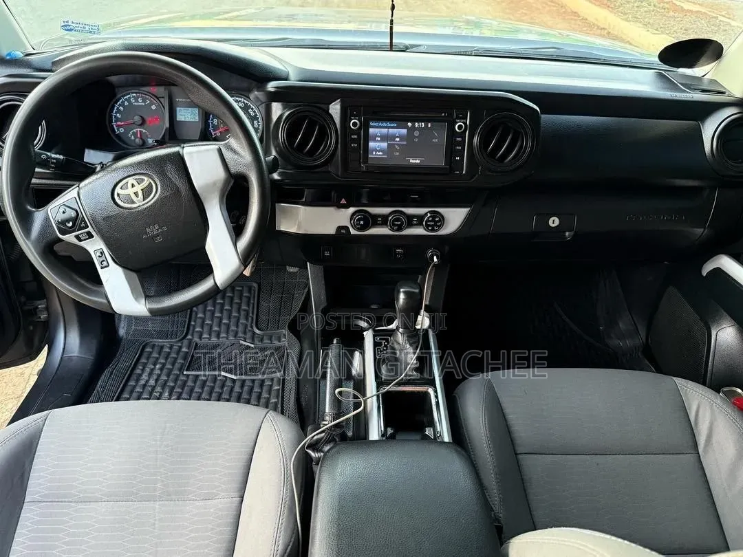 Toyota Tacoma 2017 Gray
