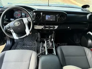 Toyota Tacoma 2017 Gray
