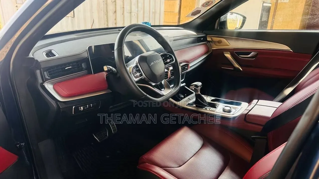 Jetour X70 Plus 1.6 5-Seater FWD 2022 Black