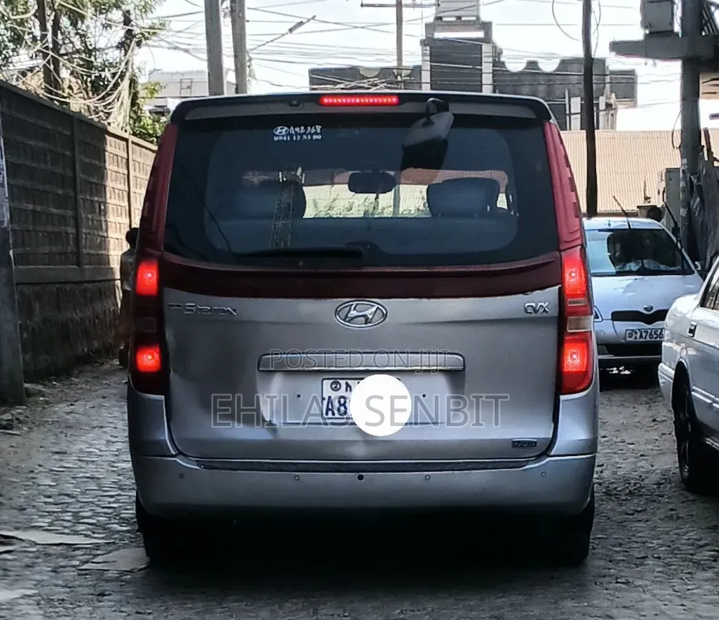 Hyundai Starex 2012 Grey