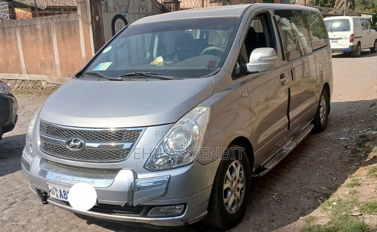 Hyundai Starex 2012 Grey