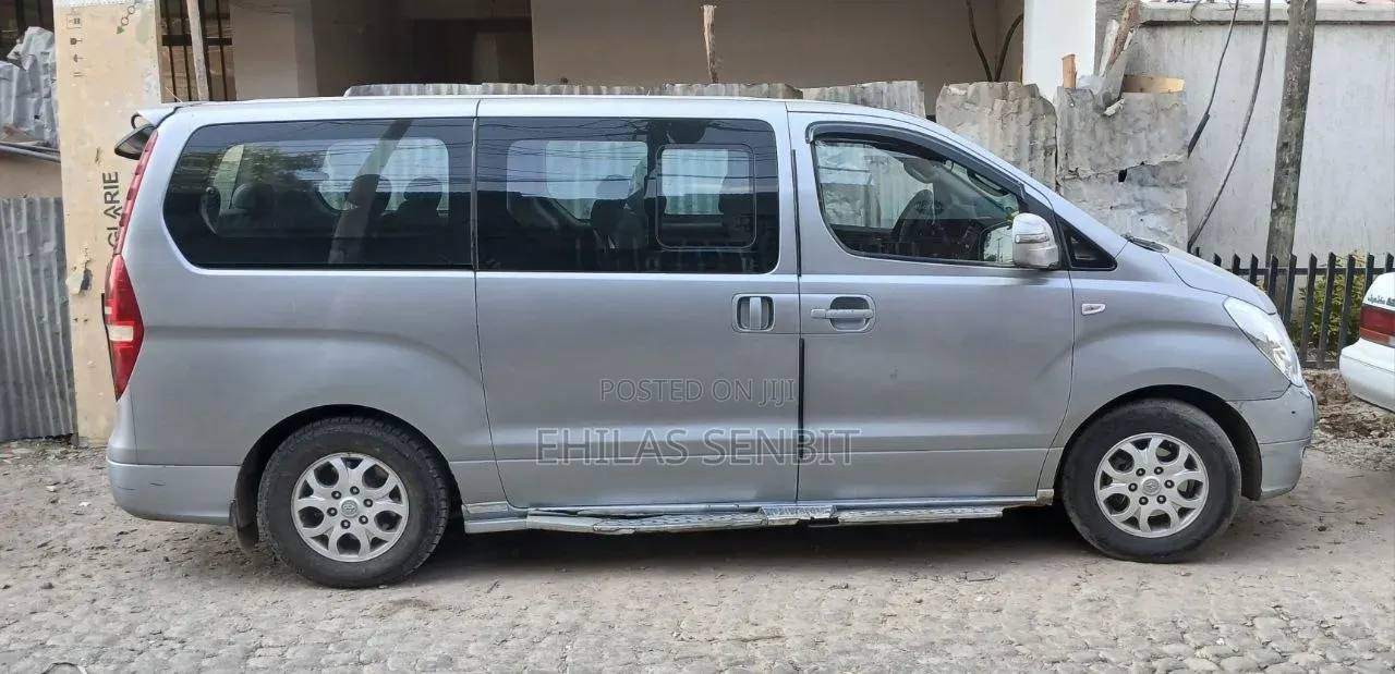 Hyundai Starex 2012 Grey
