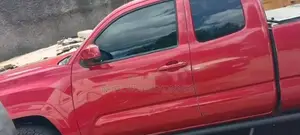 Toyota Tacoma 2018 Red