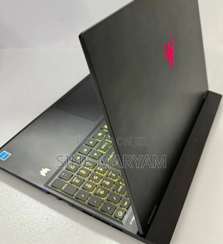New Laptop Acer Predator Helios 300 16GB Intel Core Ultra 9 SSD 1T