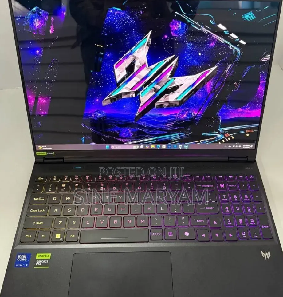 New Laptop Acer Predator Helios 300 16GB Intel Core Ultra 9 SSD 1T