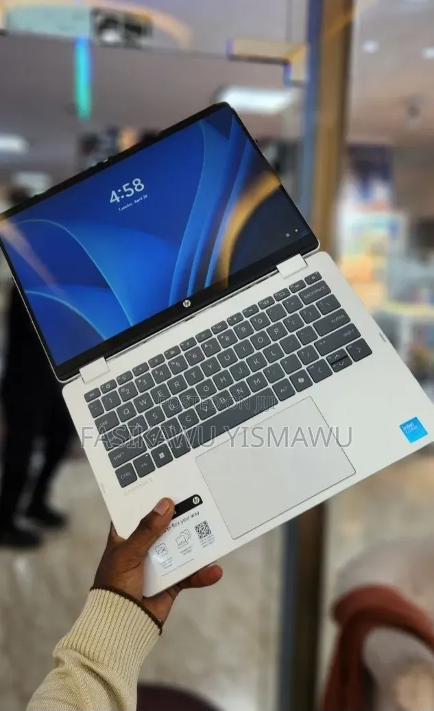 New Laptop HP OmniBook 5 Flip 16GB Intel Core i7 SSD 512GB