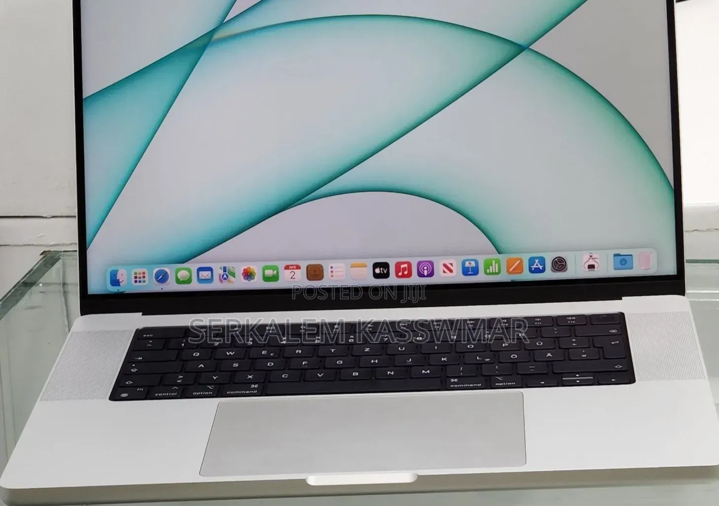 New Laptop Apple MacBook Pro 2021 M1 16GB Apple M1 SSD 512GB