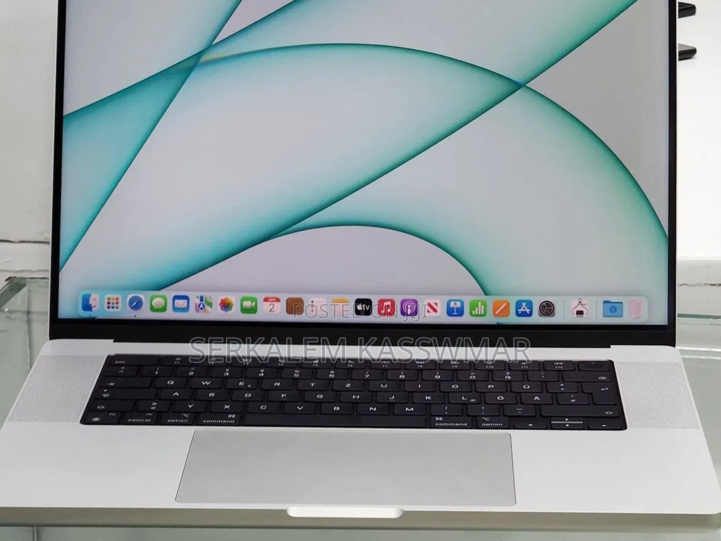 New Laptop Apple MacBook Pro 2021 M1 16GB Apple M1 SSD 512GB